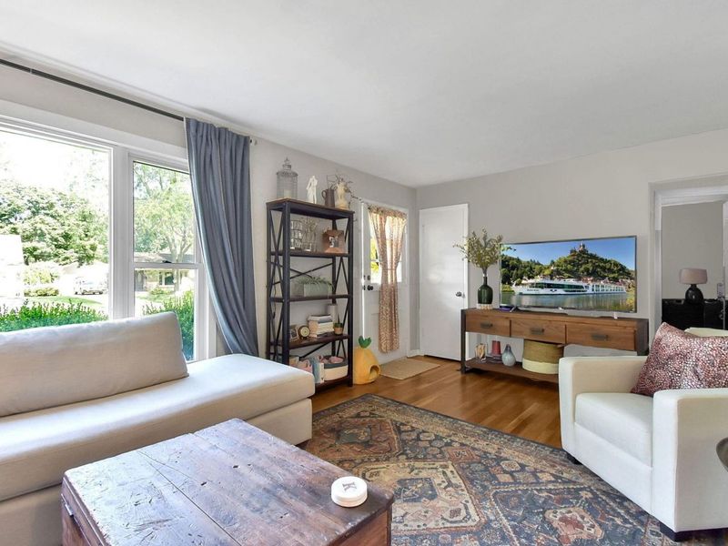 2375 Swansea Road, Columbus, OH 43221 Photo 6