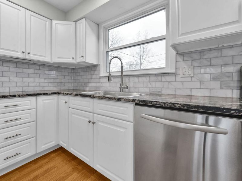 2375 Swansea Road, Columbus, OH 43221 Photo 8