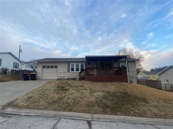 1012 Magnolia Street, Excelsior Springs, MO 64024