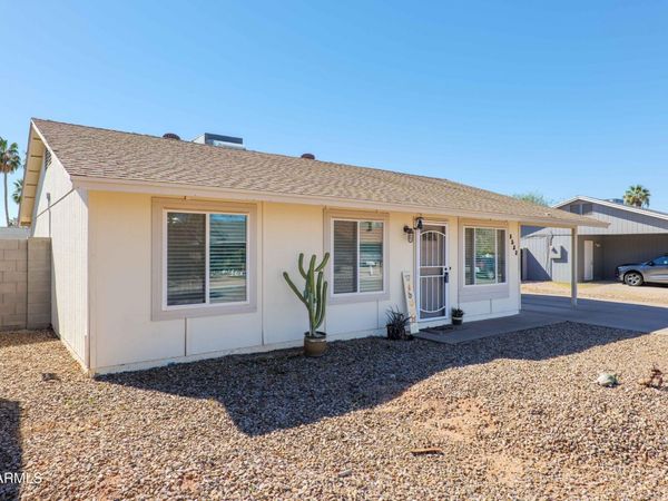 1527 W ALAMO Drive, Chandler, AZ 85224