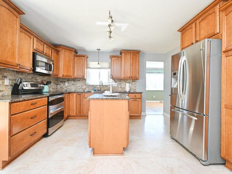 3866 Springoak Drive, Green Township, OH 45248 Photo 5