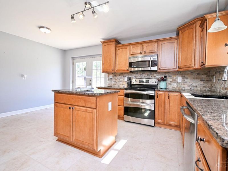 3866 Springoak Drive, Green Township, OH 45248 Photo 6