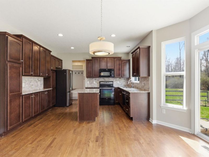 1253 Autumnview Drive, Batavia Twp, OH 45103 Photo 11