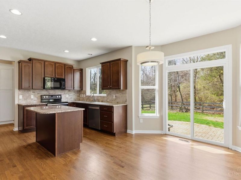 1253 Autumnview Drive, Batavia Twp, OH 45103 Photo 12