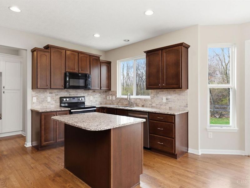 1253 Autumnview Drive, Batavia Twp, OH 45103 Photo 15