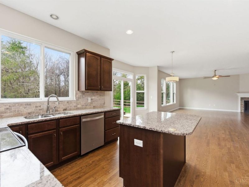 1253 Autumnview Drive, Batavia Twp, OH 45103 Photo 18