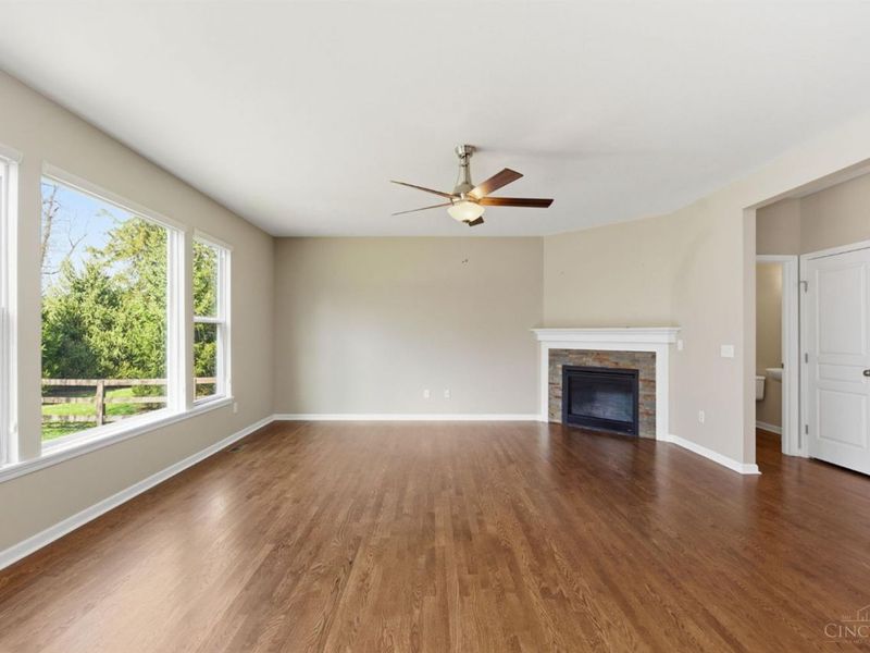 1253 Autumnview Drive, Batavia Twp, OH 45103 Photo 8