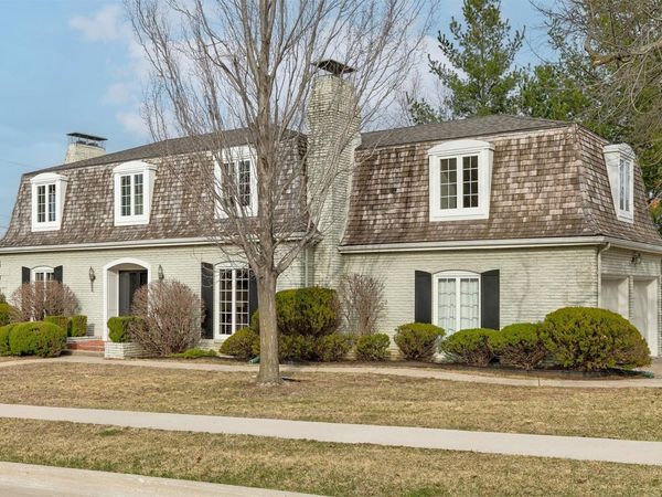 7819 Luin Lane, Windsor Heights, IA 50324