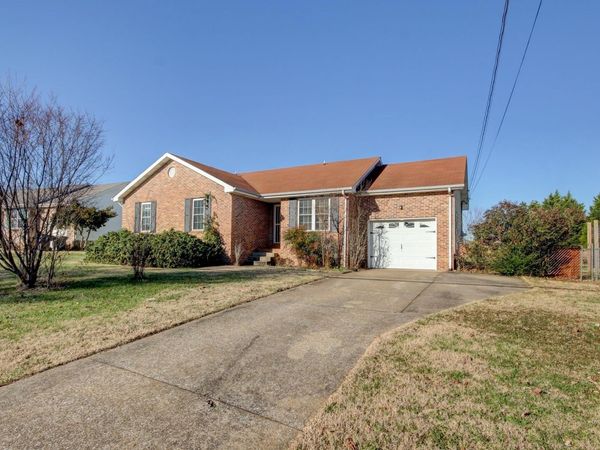 211 Moncrest Drive, Clarksville, TN 37042
