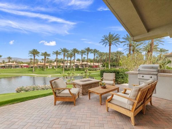 526 Desert Holly Drive, Palm Desert, CA 92211