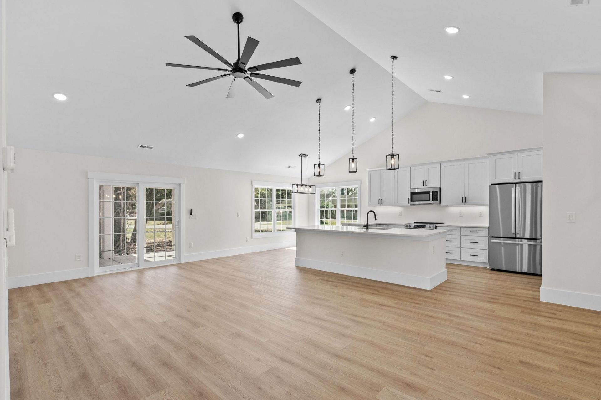1312 Lakeside Dr. Photo 14