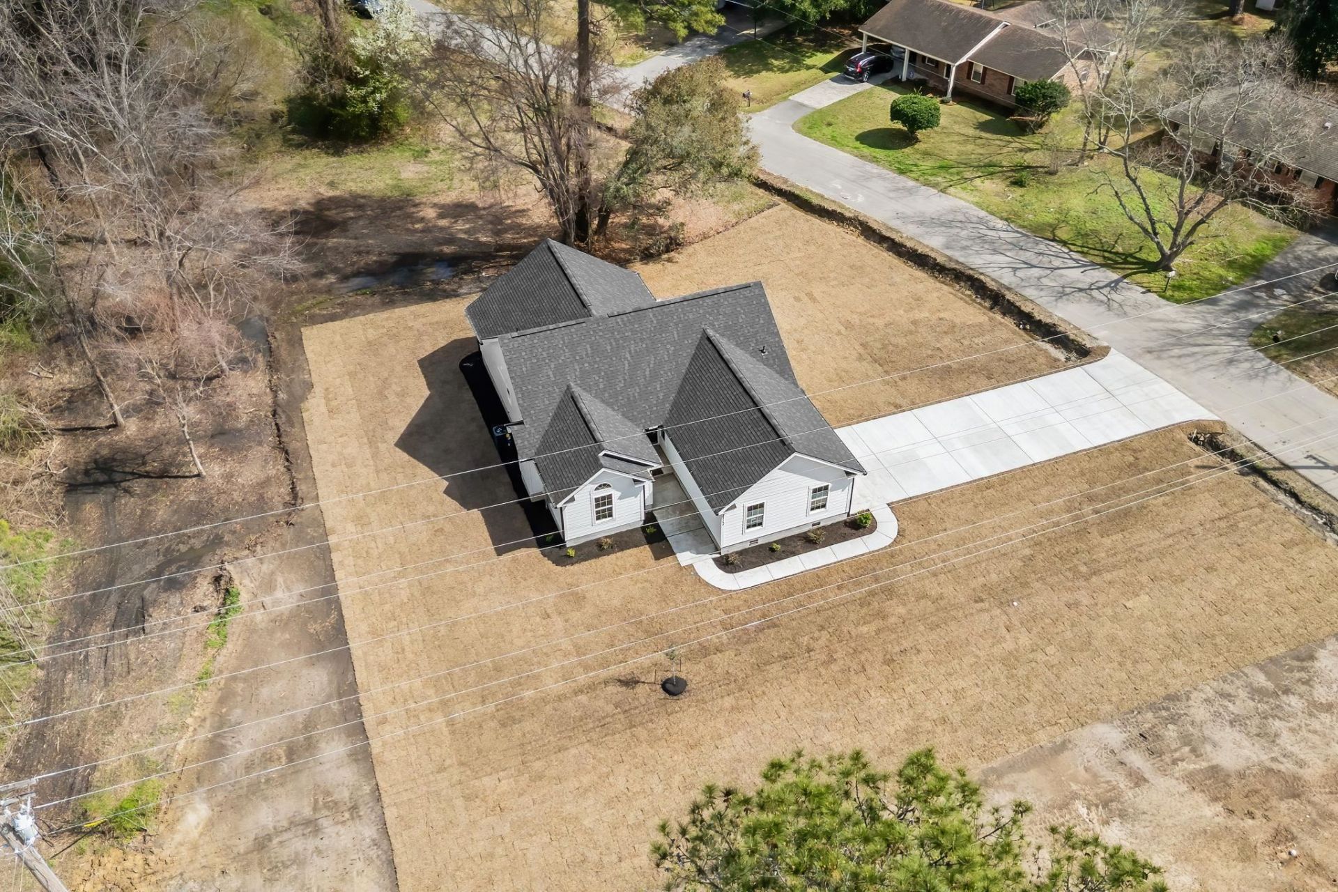 1312 Lakeside Dr. Photo 4