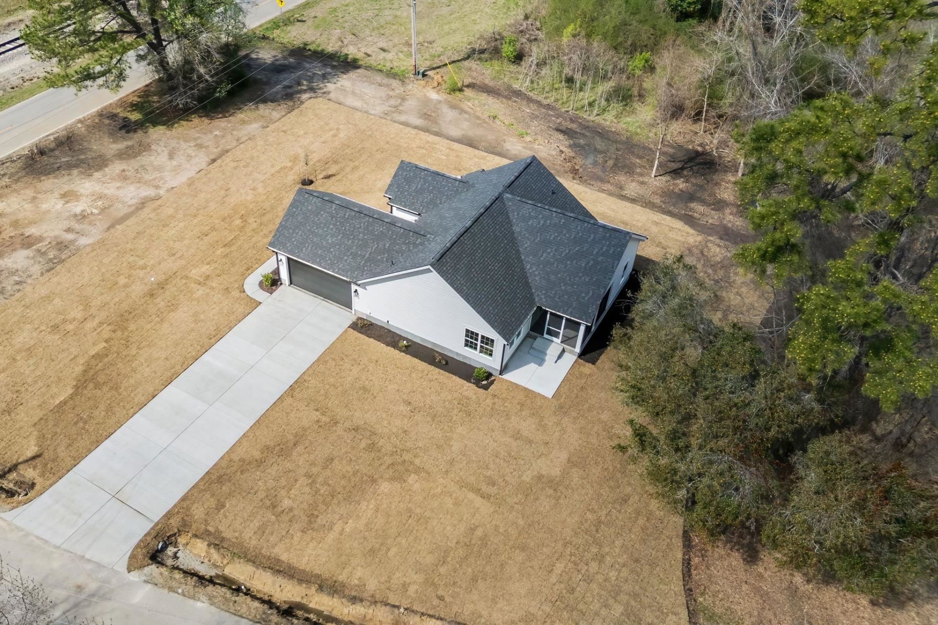 1312 Lakeside Dr. Photo 6