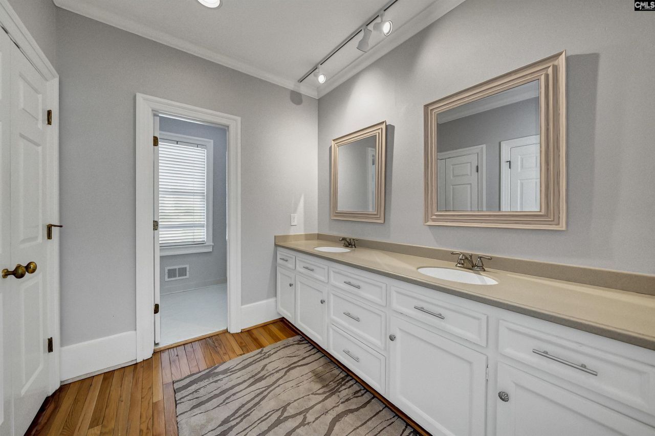 58 Mallet Hill Court  Photo 31