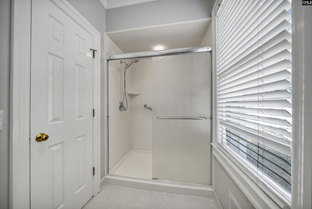 58 Mallet Hill Court  Photo 32