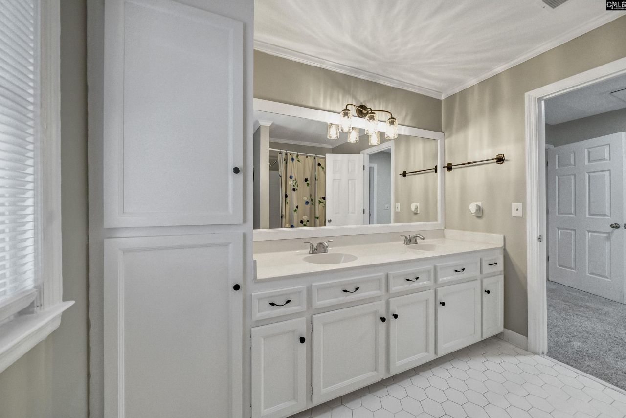 58 Mallet Hill Court  Photo 35