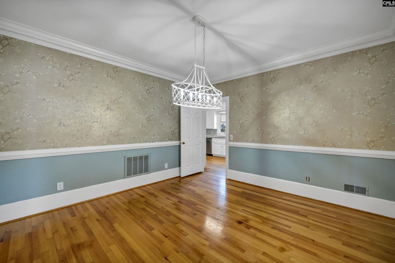 58 Mallet Hill Court  Photo 8