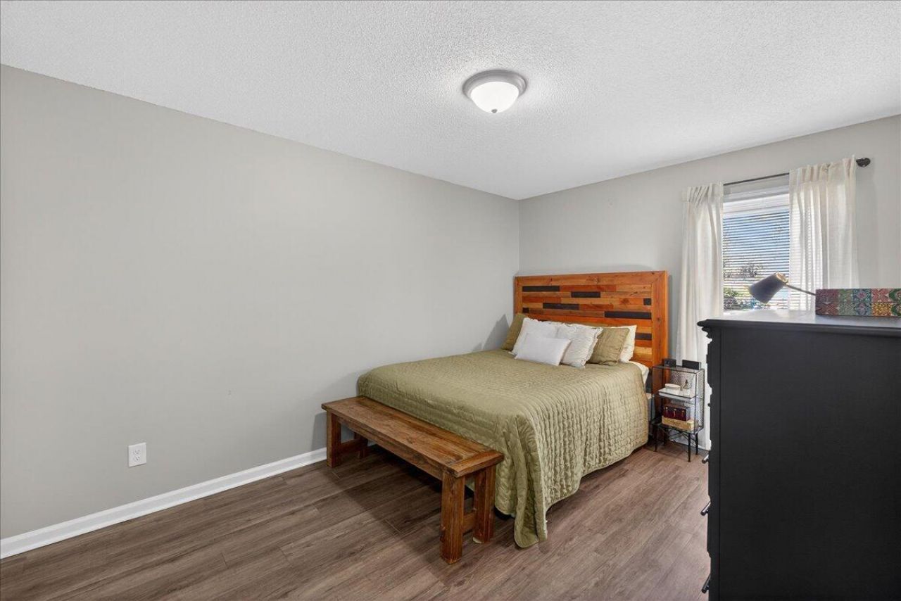 1 Cyprus Court Photo 20