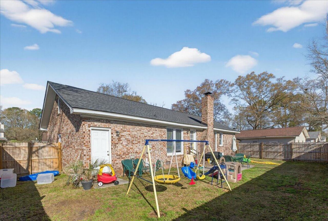 1 Cyprus Court Photo 26