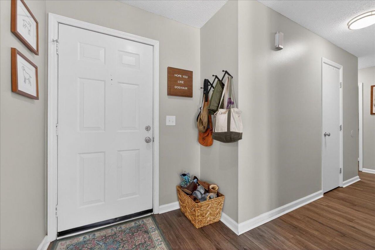 1 Cyprus Court Photo 5