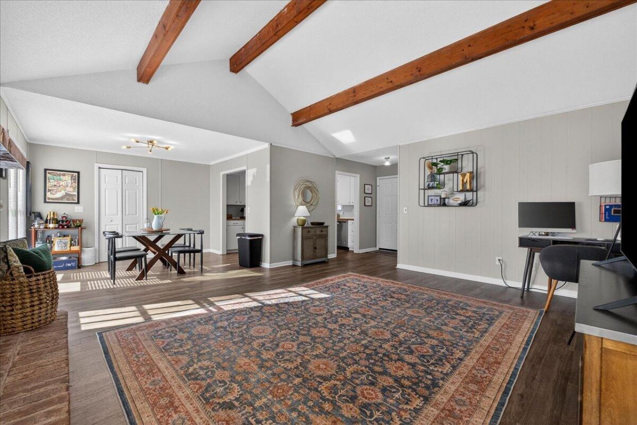 1 Cyprus Court Photo 8