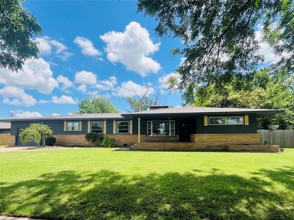 1116 Klabzuba Street, Prague, OK 74864