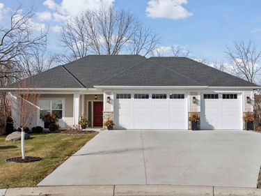 17505 47th Avenue N, Plymouth, MN 55446