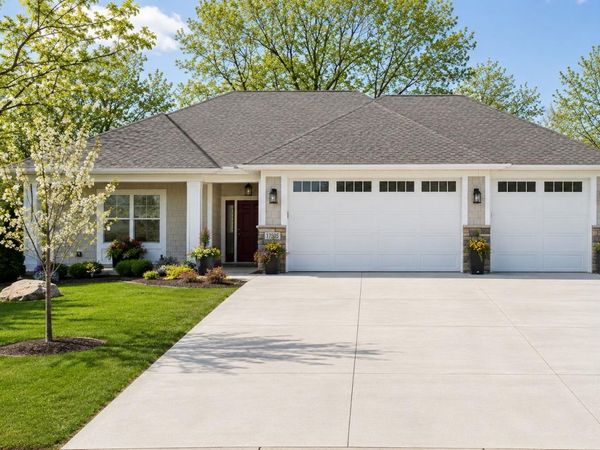 17505 47th Avenue N, Plymouth, MN 55446