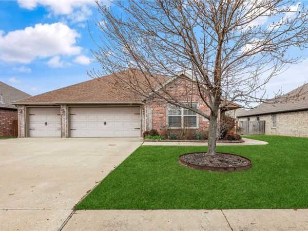 2914 N 17th Street , Rogers, AR 72756