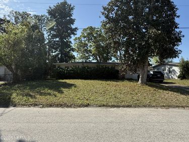 6536 BLACKWOOD Drive, Jacksonville, FL 32277