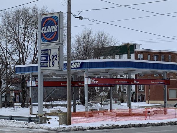 220 N Galena Ave, Freeport, IL 61032