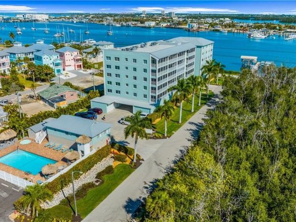 345 Mango ST, Unit 406, FORT MYERS BEACH, FL 33931