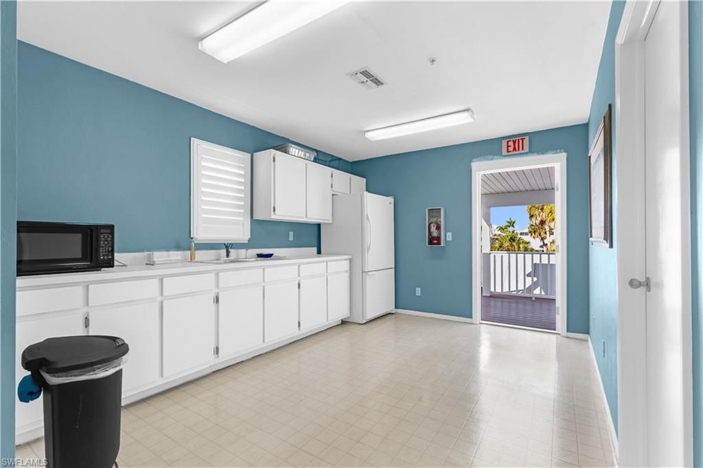 345 Mango St, Unit 406, Fort Myers Beach, FL 33931 Photo