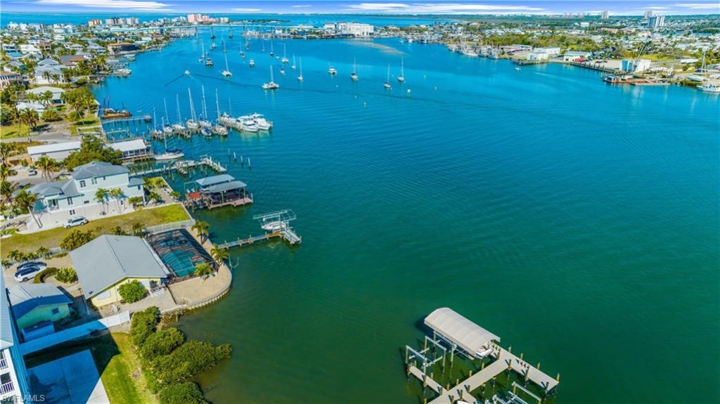 345 Mango St, Unit 406, Fort Myers Beach, FL 33931 Photo