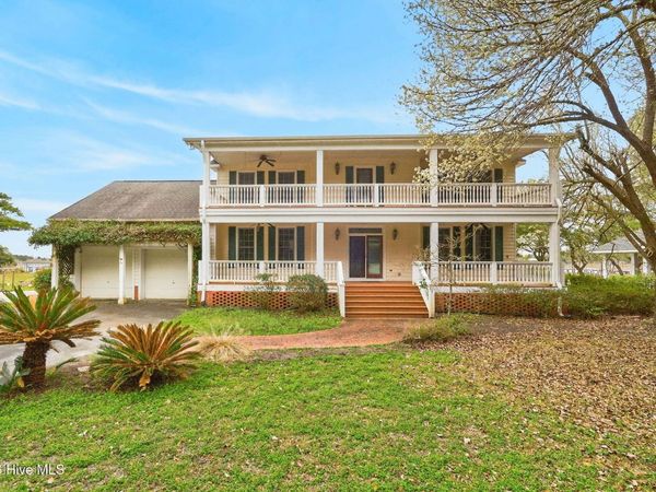 6811 Roberta Road SW, Ocean Isle Beach, NC 28469