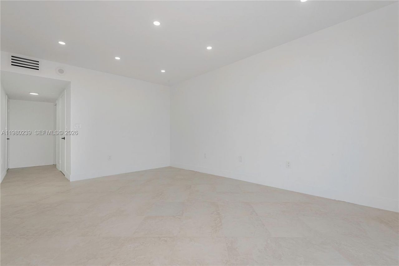 8855 W Collins Ave , Unit 6E, Surfside, FL 33154 Photo