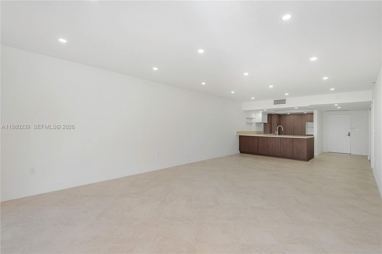 8855 W Collins Ave , Unit 6E, Surfside, FL 33154 Photo