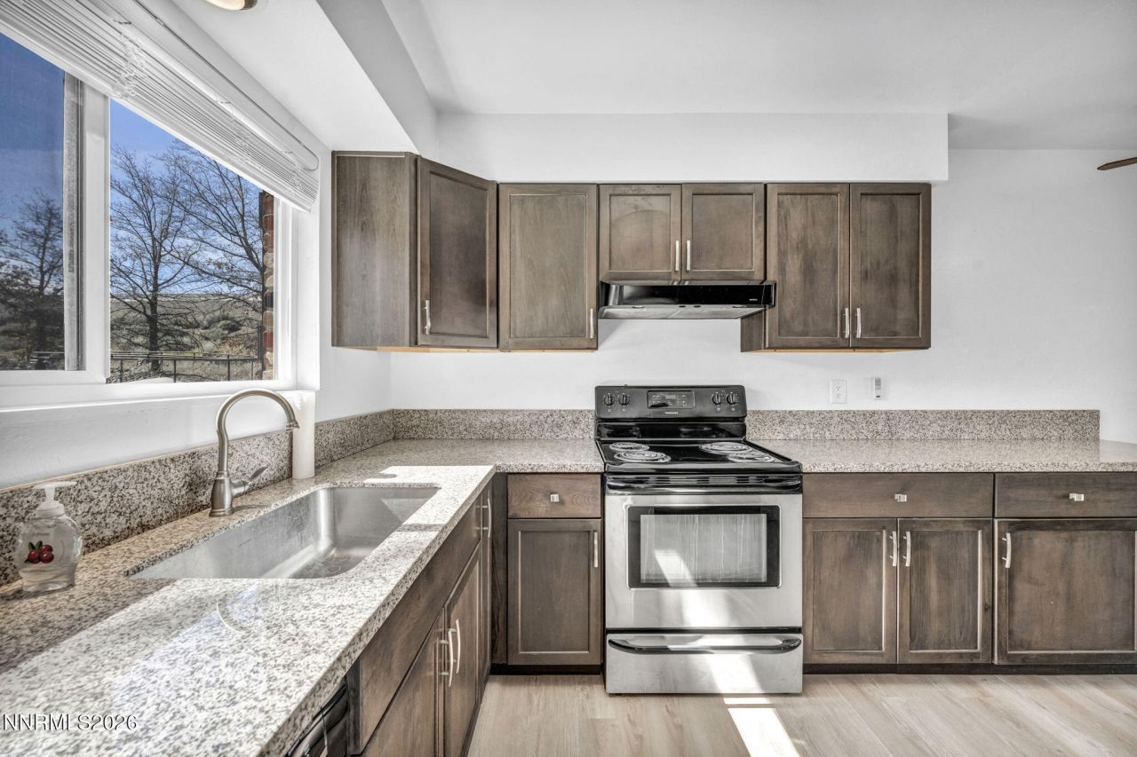 312 Smithridge Park, Reno, NV 89502 Photo