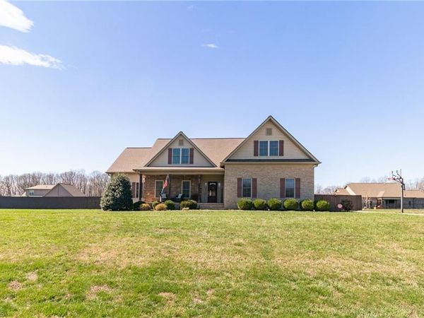 242 Deerwood Drive , Lexington, NC 27295