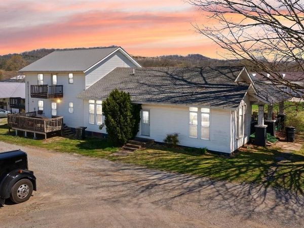 1012 E Main Street , Horse Cave, KY 42749