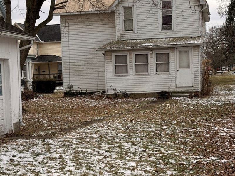 912 Orchard Street, Coshocton, OH 43812 Photo 2