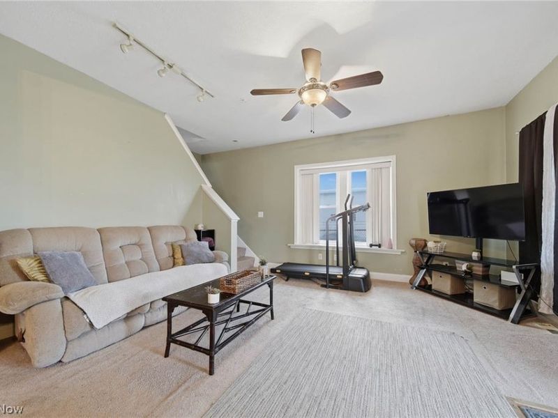 82 Dellenberger Avenue , Akron, OH 44312 Photo 4