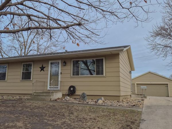 1914 N 7th Street, Estherville, IA 51334