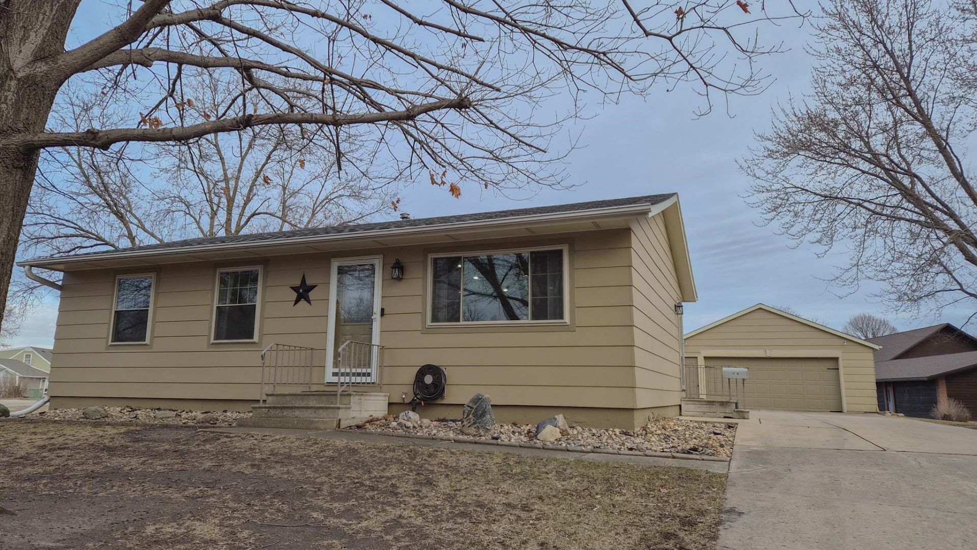 1914 N 7th Street, Estherville, IA 51334 Main Photo