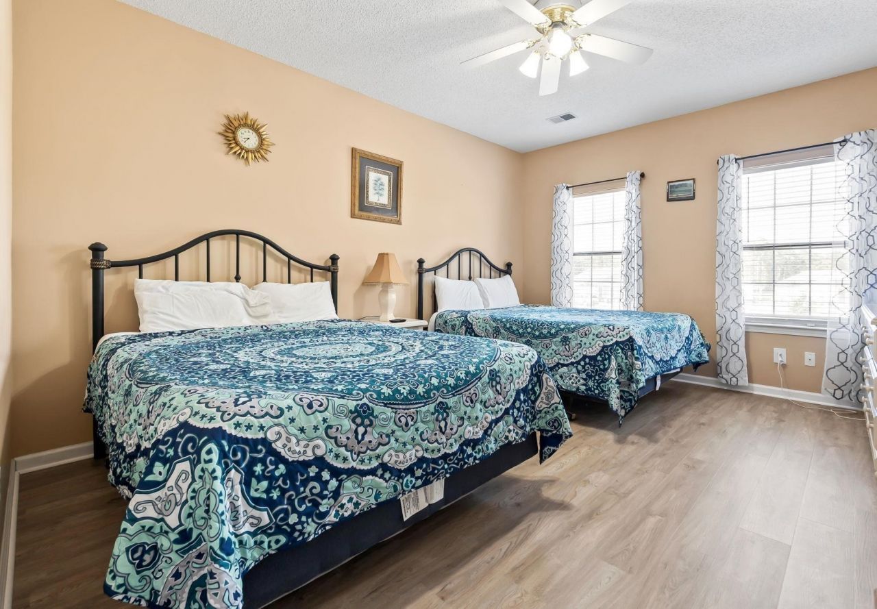 4574 Girvan Dr.  Photo 26