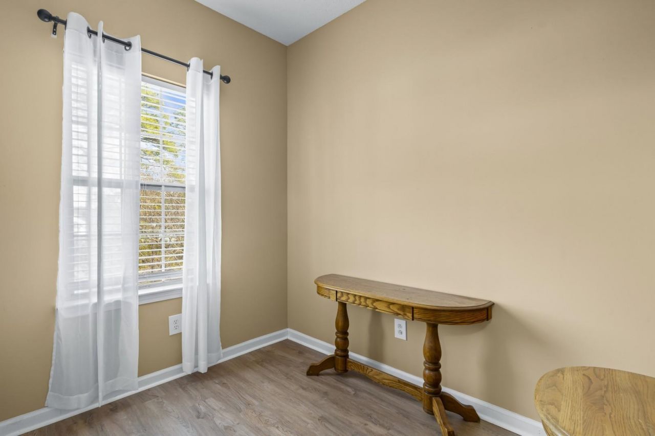 4574 Girvan Dr.  Photo 27