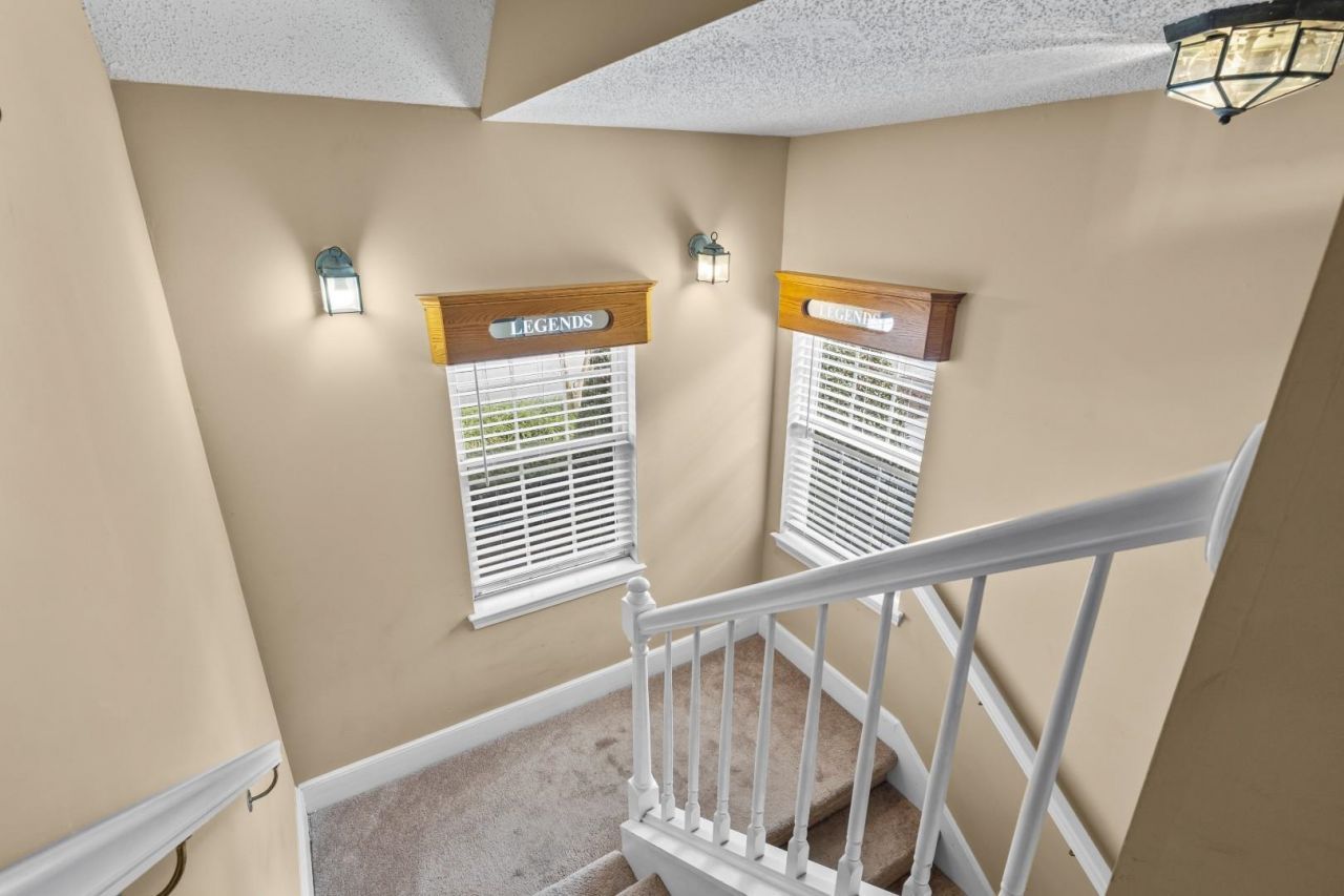 4574 Girvan Dr.  Photo 6