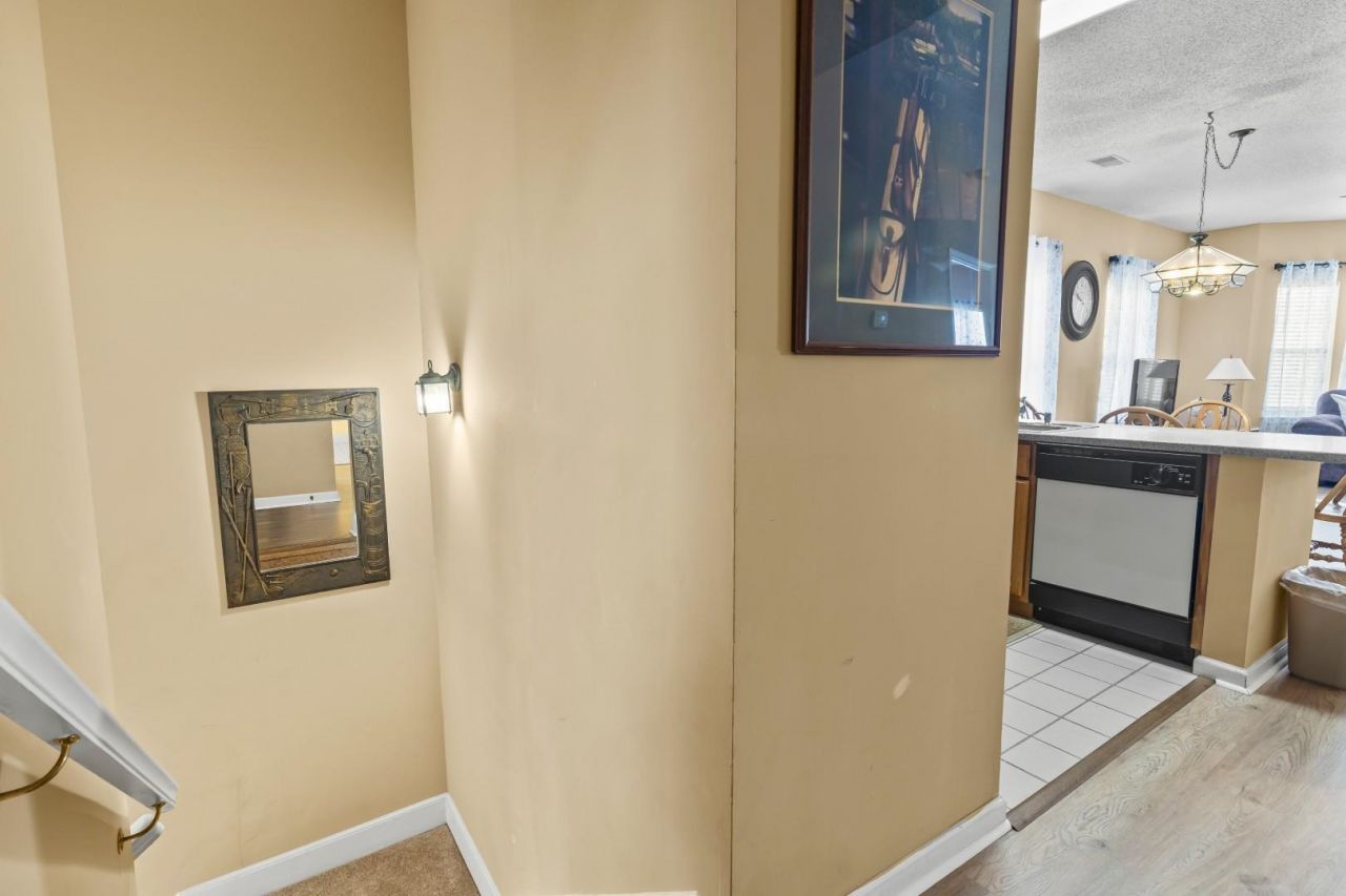 4574 Girvan Dr.  Photo 7