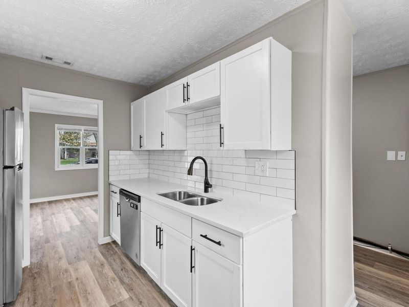 225 Santa Maria Lane, Columbus, OH 43213 Photo 13