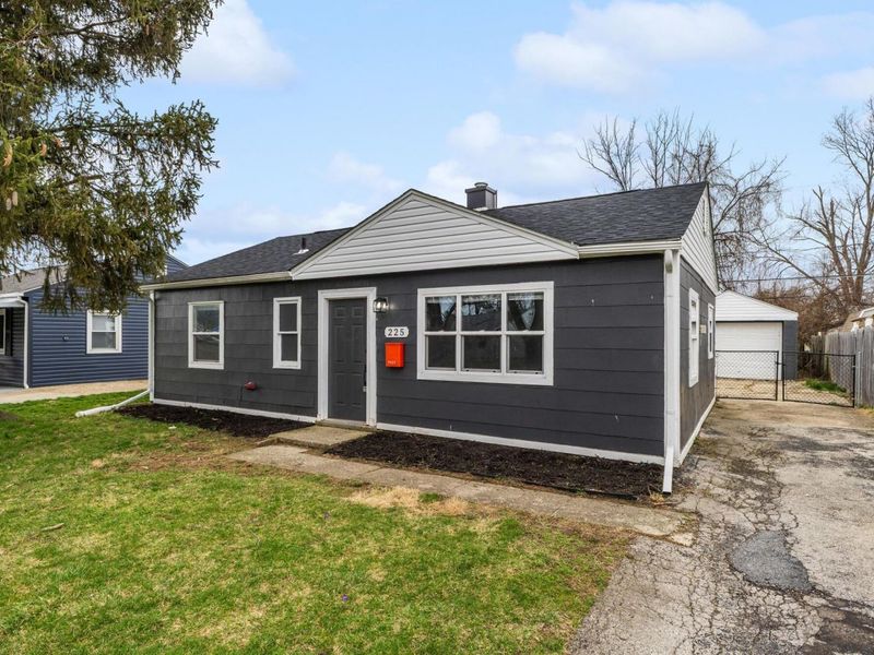 225 Santa Maria Lane, Columbus, OH 43213 Photo 3